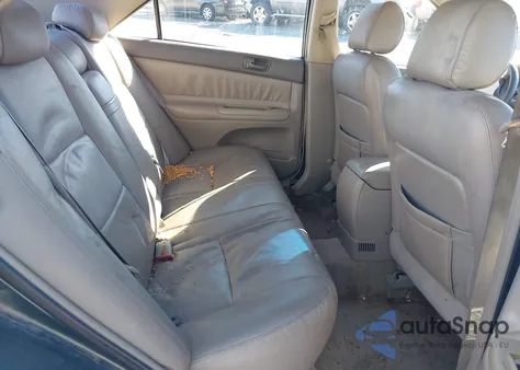 2004 Toyota Camry Le z USA, uszkodzony, nr VIN 4T1BE32K34U380844